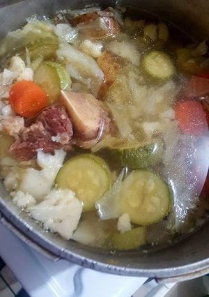 Una foto de Caldo de res