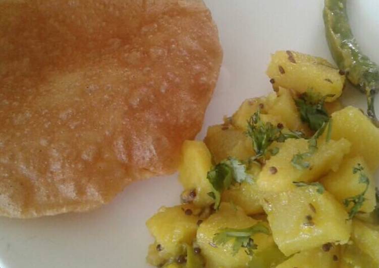 How to Prepare Recipe of Whosayna’s Methi Aloo and Puri