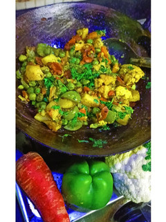 मटर मिक्स सब्जी (matar Mix sabzi recipe in Hindi) रेसिपी मुख्य फोटो