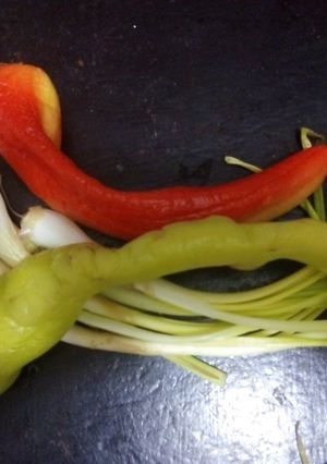 Una foto de Salsa de pulque y chilacas pintas con cebolla cambray estilo ranchero las Correa