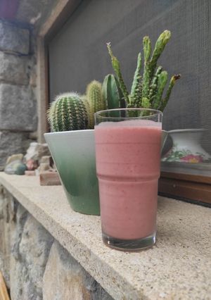 Φωτογραφία της συνταγής Smoothie νηστίσιμο με μπανάνα - φράουλα και φυστικοβούτυρο