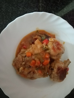 Una foto de Pollo guisado