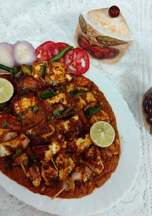 A picture of Paneer tikka masala.