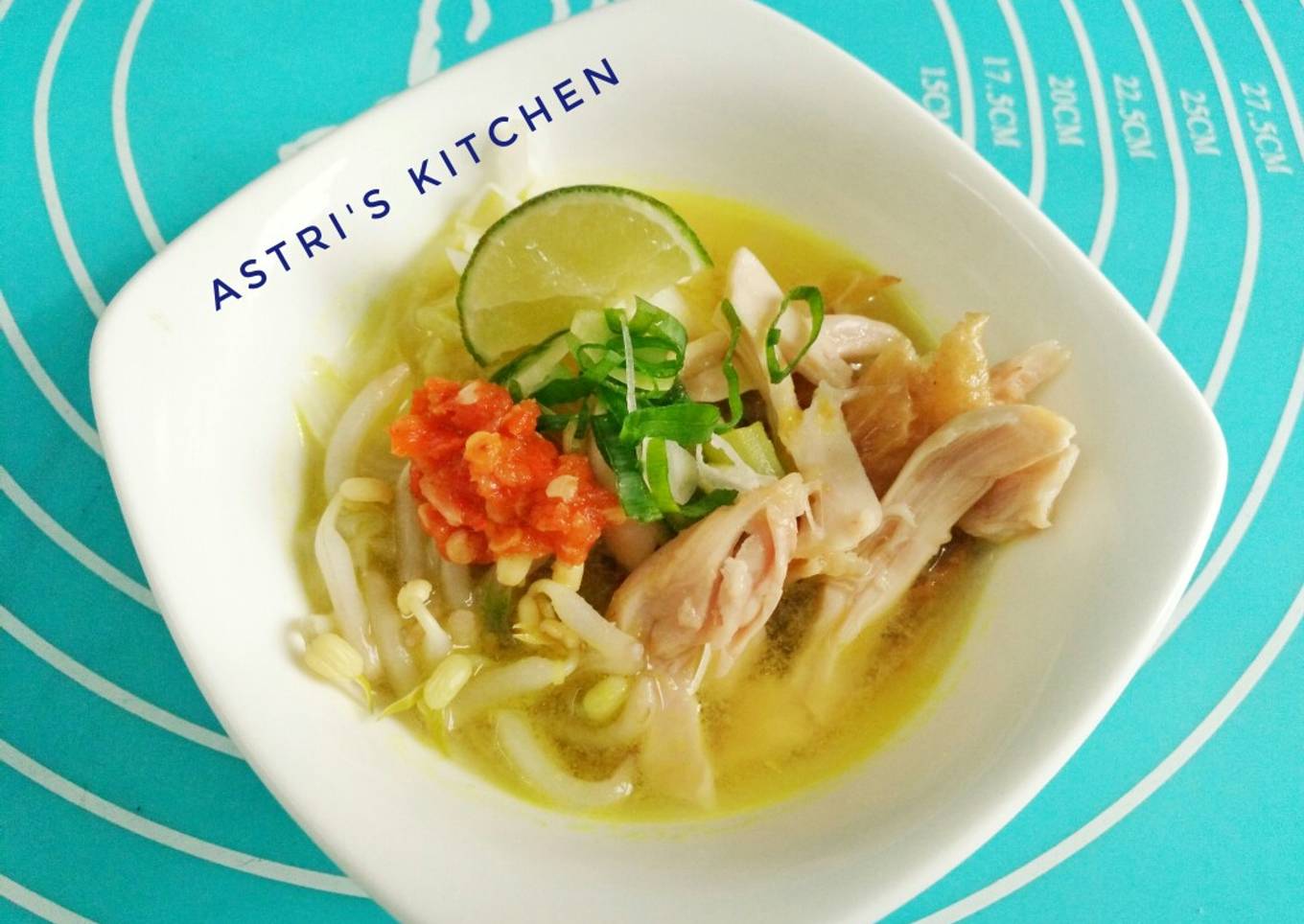 Soto ayam kuah kuning