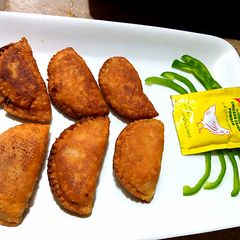 Chicken cheese D samosa 🍣🍣🍣🍣❤❤❤ A picture of Chicken cheese D samosa 🍣🍣🍣🍣❤❤❤.