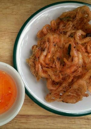 A picture of Crispy Baby Shrimps with Kaffir Lime Leaf.