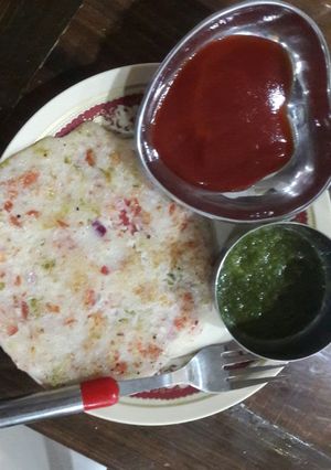 उत्तपम (Uttapam recipe in hindi) रेसिपी मुख्य फोटो