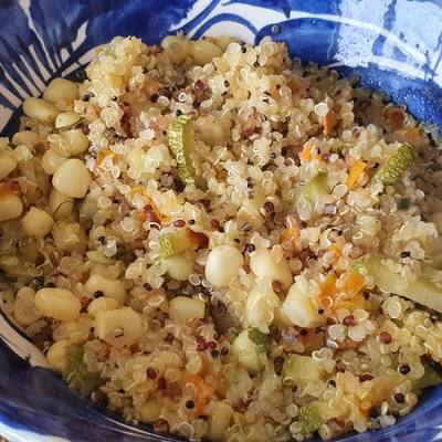Arroz con verduras y langostinos en Quick Quinoa and Rice Lékué Receta de  Angierecetas- Cookpad