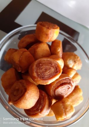 मिनी भाकरवड़ी (Mini bhakarvadi recipe in Hindi) रेसिपी मुख्य फोटो