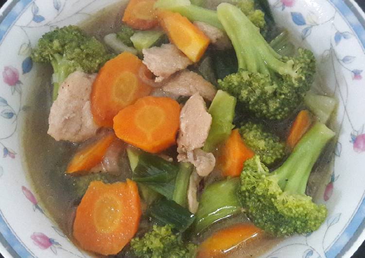 Ayam tumis brokoli wortel