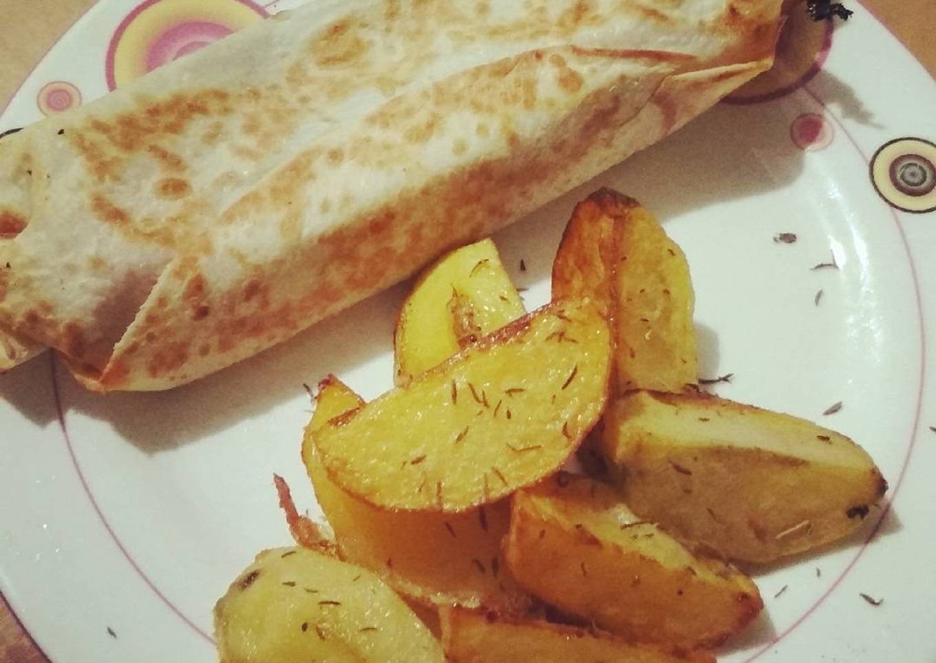 Chicken wrap and potato wedges ala saya sendiri
