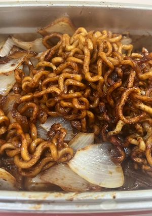 鹹香夠味韓國雜醬麵 的食譜成品照片