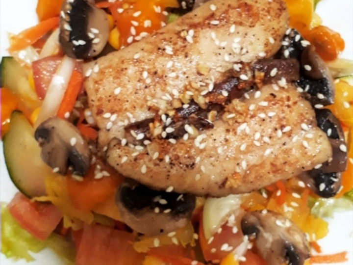 Cara Membuat Salad with black pepper dori fish Istimewa