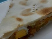 Una foto de tarta de zucchini
