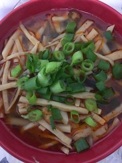 Hình của món Canh măng nấu tôm vị Huế.