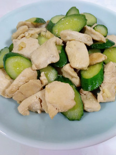 小黃瓜炒雞肉片 的食譜成品照片