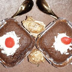 A picture of White chocolate molten lawa.