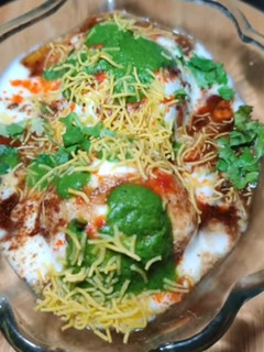दही भल्ला (dahi bhalla recipe in Hindi) रेसिपी मुख्य फोटो