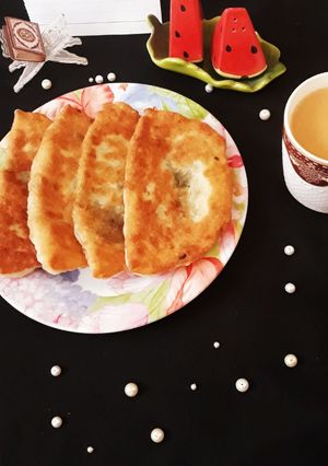 A picture of Afghani food named(pirki).