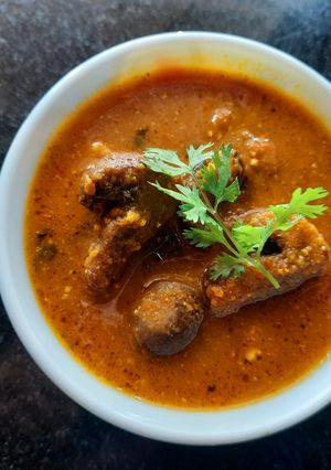 A picture of Mushroom gravy in butter.