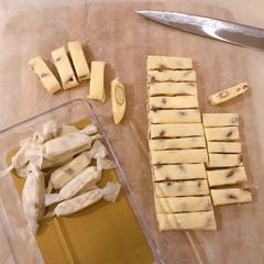 A picture of Taiwanese-style almond nougat (Simple version).