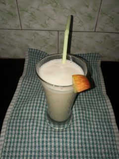 আপেল মিল্ক সেক(apple milkshake recipe in Bengali) রেসিপির প্রধান ছবি