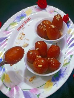 पैकेट वाले गुलाब जामुन(इंस्टेंट गुलाब जामुन) रेसिपी मुख्य फोटो