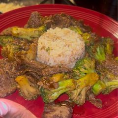 A picture of Beef and Broccoli 🥩🥦🍚.
