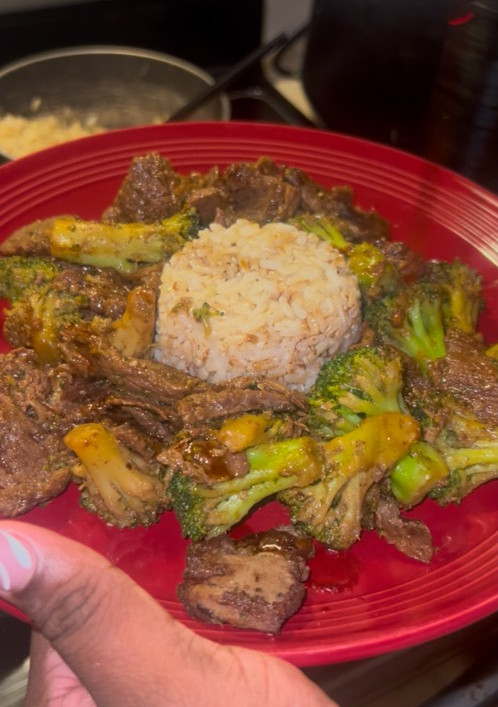 A picture of Beef and Broccoli 🥩🥦🍚.