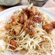 Octopus fry with sautéed bean sprouts