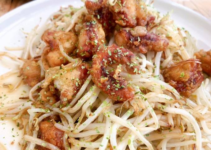 Octopus fry with sautéed bean sprouts recipe main photo