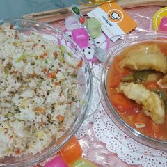 A picture of Sweet and sour chicken.