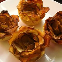 A picture of Crispy potato roses.