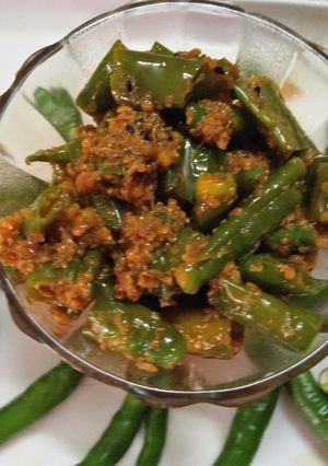 हरी मिर्च का अचार (hari mirch ka achar recipe in Hindi) रेसिपी मुख्य फोटो