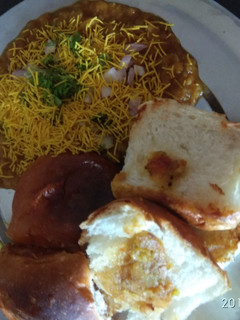 A picture of Restaurant style pav bhaji.