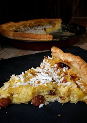 Foto principal de Pastel de puerro, parmesano y pasas