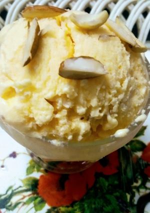 A picture of Homemade Vanilla Custard Ice Cream.