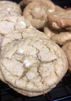 A picture of Chewy Chip Cookie Goodness.