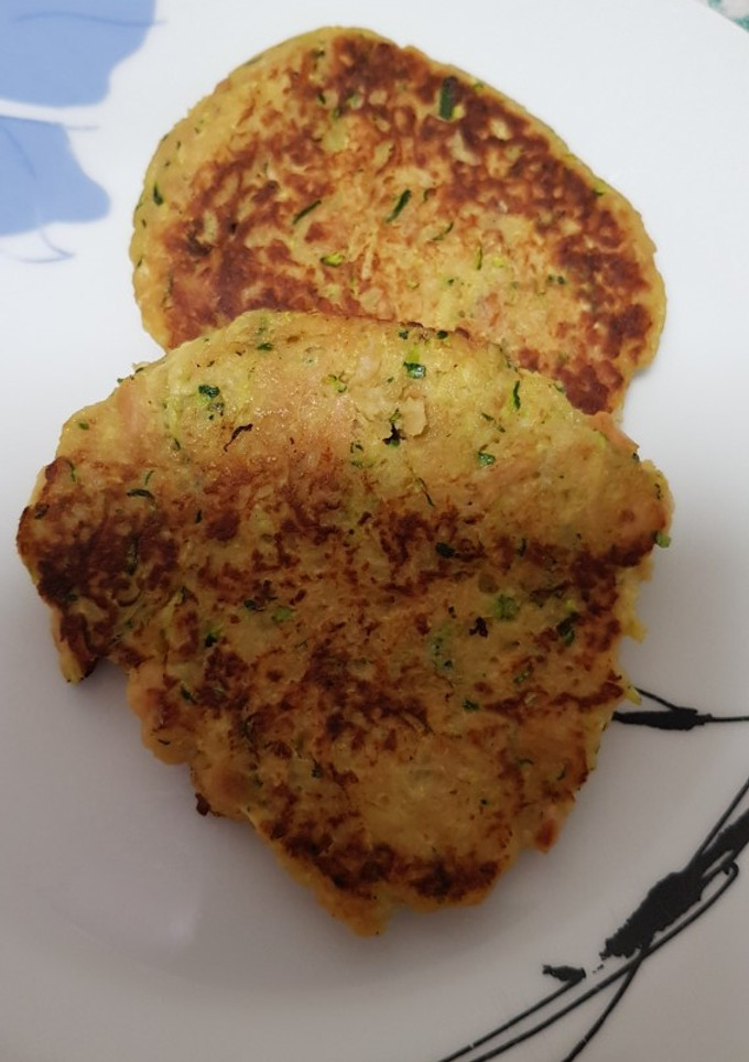 Una foto de Hamburguesas de atún y calabacín