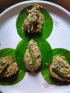 ইলিশ মাছের পাতুরি (Ilish macher paturi in Bengali) রেসিপির প্রধান ছবি