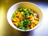Ρεβίθια Curry+Garam Masala σε Γάλα Καρύδας με καστανό ρύζι, τζίντζερ, κόλιανδρο κ.α