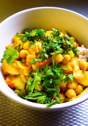 Φωτογραφία της συνταγής Ρεβίθια Curry+Garam Masala σε Γάλα Καρύδας με καστανό ρύζι, τζίντζερ, κόλιανδρο κ.α