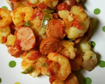 Fast Cooking Methods Shrimp and sausage smash potatoes Delicious