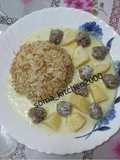 كرات اللحم باللبن مع البطاطا والرز بالشعيرية