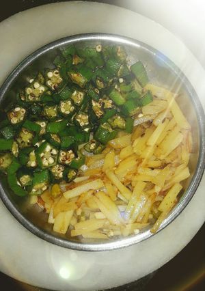 A picture of Salted potato & lady finger.