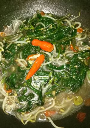 Foto resep Tumis / Cah Kangkung Tauge Pedas Non MSG - Simple
