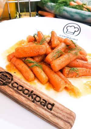 A picture of Orange Glaze Roasted BabyCarrots.