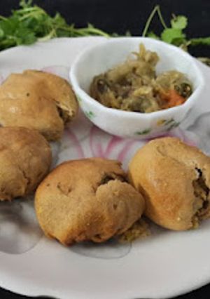 A picture of Litti chokha.