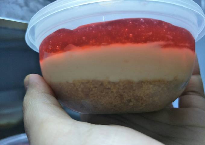Strawberry cheese cake dessert