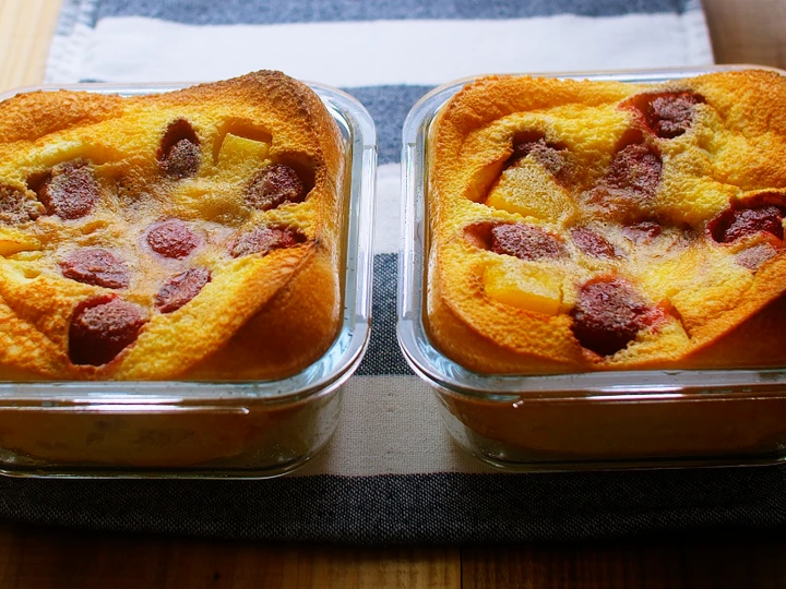 Easy Way Make Chewy Baked Custard / Strawberry and Pineapple Clafoutis which Delicious